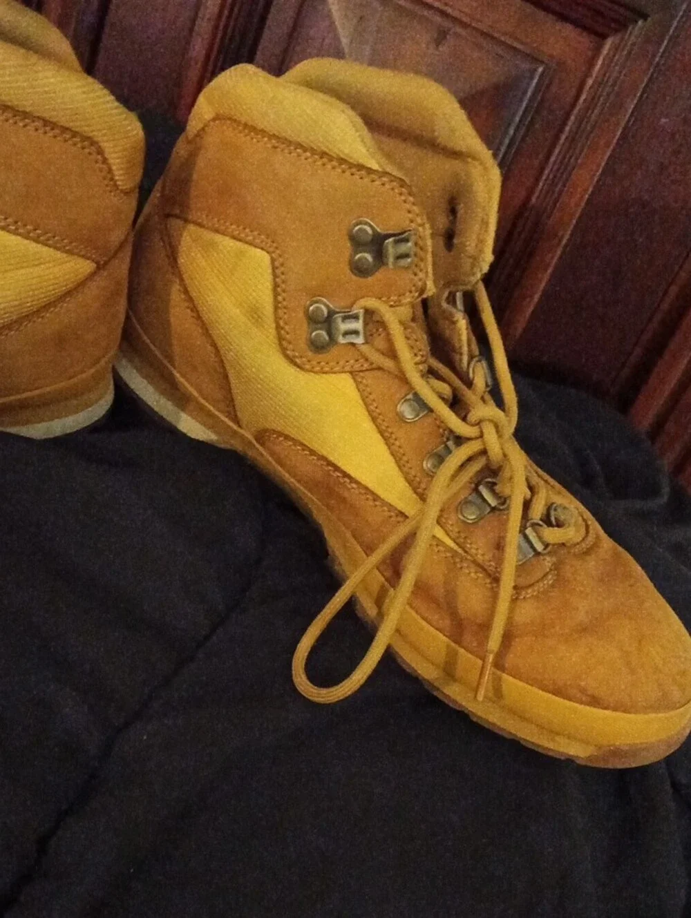 Timberland Men's Yellow-Tan Suede Work Style Hiking  Boots 10.5